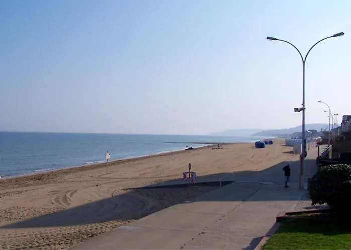 A Sur Avec Jardin De 20 M² Holiday home